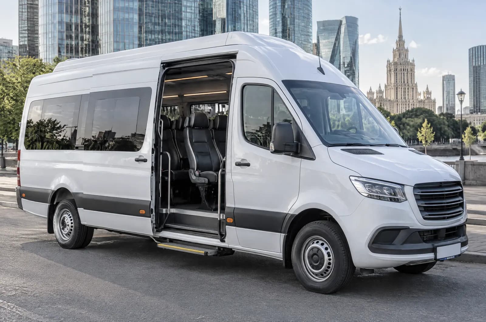 Mercedes Sprinter: сколько мест — версии от 9 до 24 мест и схемы салона