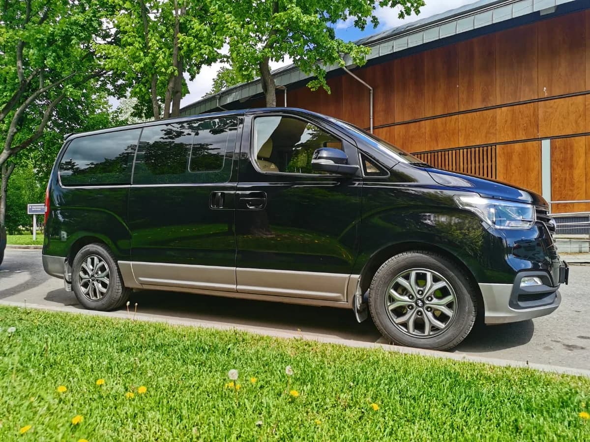 Аренда Hyundai H1 с водителем — минивэн на 7 мест