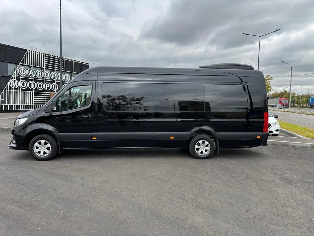 Аренда Mercedes Sprinter с водителем — микроавтобус на 10 мест