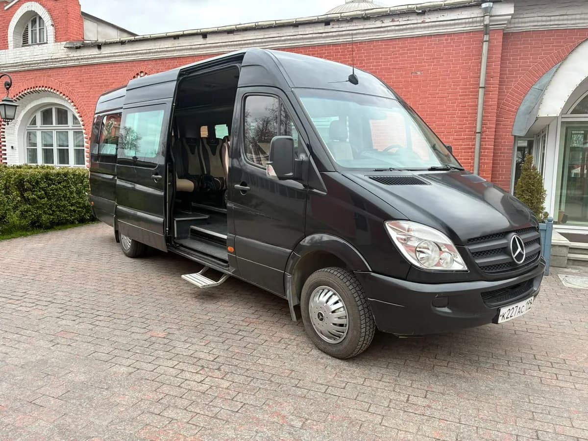 Аренда Mercedes Sprinter с водителем — микроавтобус на 18 мест