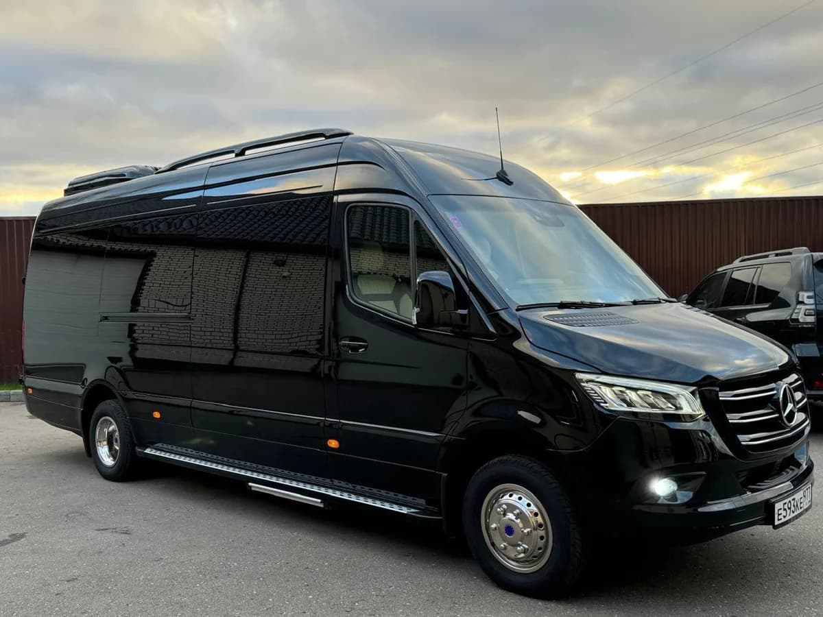 Аренда Mercedes Sprinter VIP с водителем — микроавтобус на 20 мест