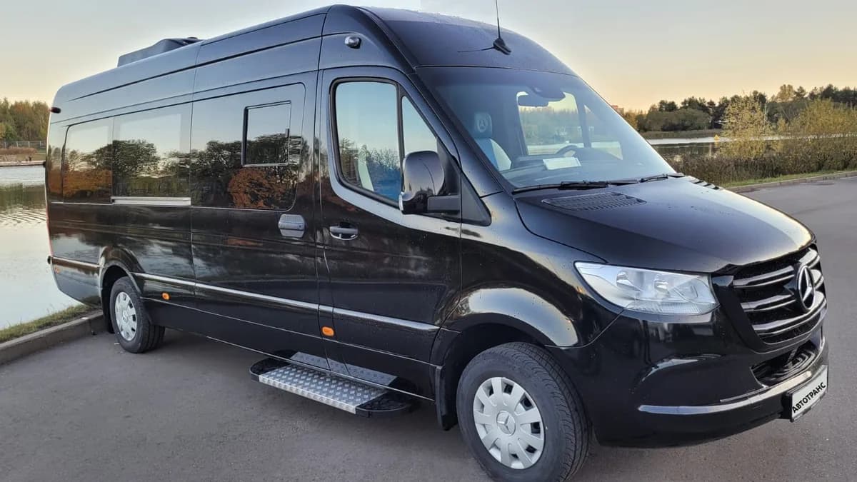 Аренда Mercedes Sprinter с водителем — микроавтобус на 20 мест