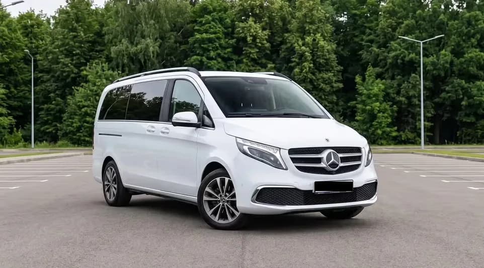 Аренда Mercedes V-Class Avantgarde с водителем — минивэн vip (7 мест) на 7 мест
