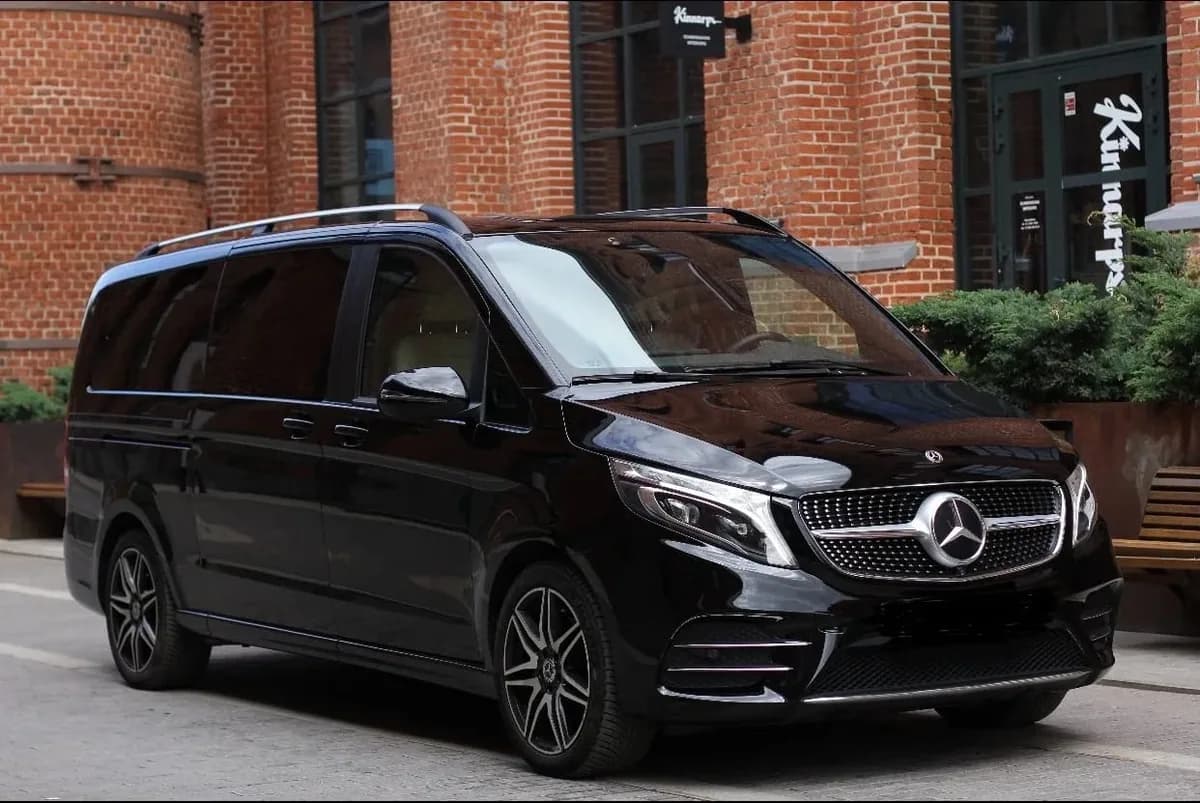 Аренда Mercedes V-Class с водителем — минивэн vip на 7 мест