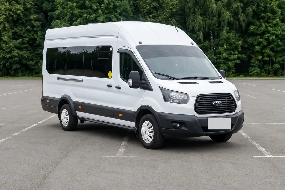 Аренда Ford Transit с водителем — микроавтобус на 17 мест