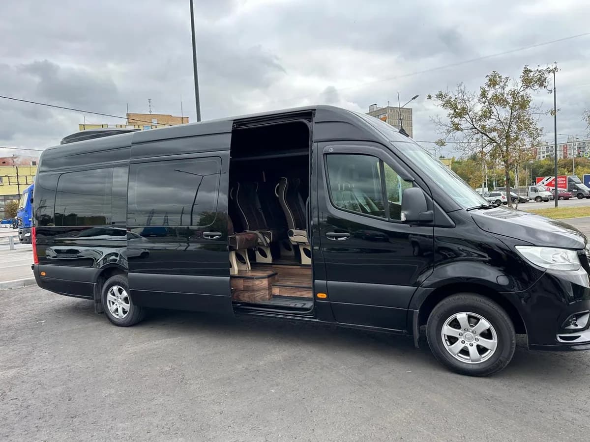 Аренда Mercedes Sprinter с водителем — микроавтобус на 13 мест